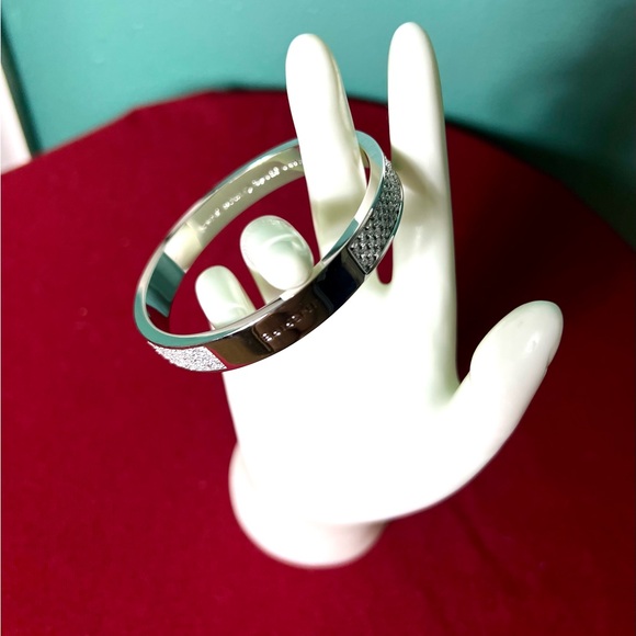 KATE SPADE💥VINAGE💥Inspire Silver Tone Bangle - Picture 5 of 10